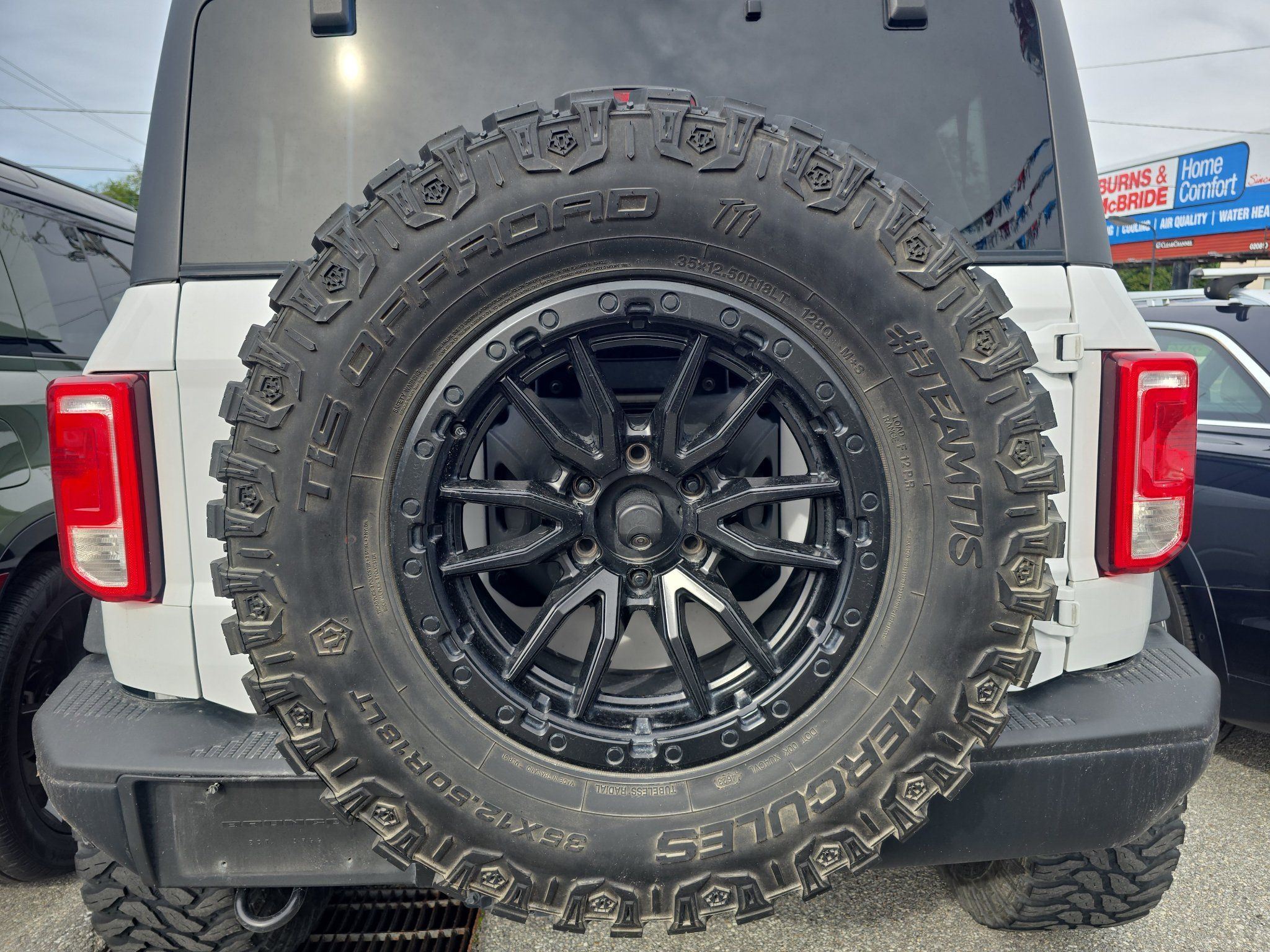 Used 2023 Ford Bronco Black Diamond AWD/4WD image 5