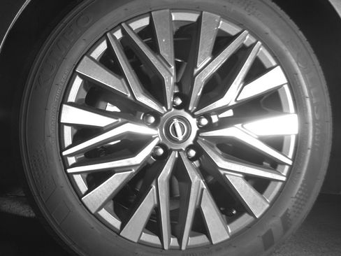 Used 2025 Nissan Altima 2.5 SV FWD image 12