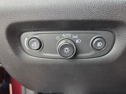 Used 2018 Chevrolet Traverse Premier w/ Driver Confidence II Package image 24