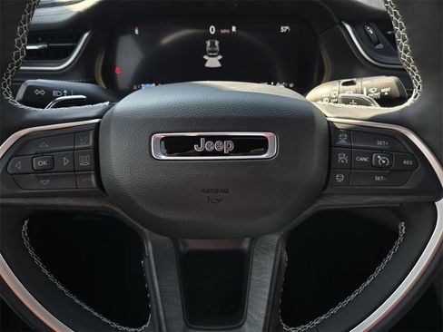 New 2025 Jeep Grand Cherokee Limited image 21