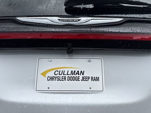 New 2026 Chrysler Pacifica Limited image 39