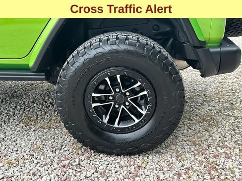 Used 2025 Jeep Wrangler Unlimited Rubicon AWD/4WD image 10