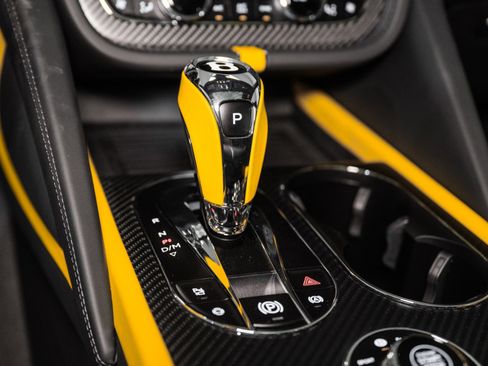 Used 2025 Bentley Bentayga image 51