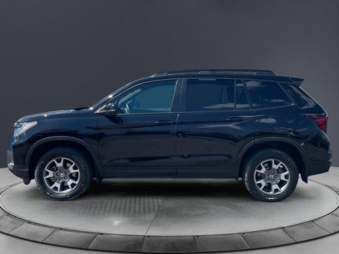 Certified 2023 Honda Passport TrailSport image 2