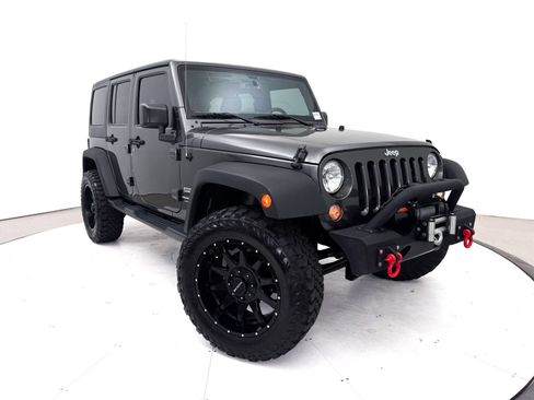 Used 2018 Jeep Wrangler Unlimited Sport S AWD/4WD image 1