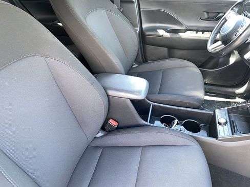 Used 2024 Hyundai Kona SEL w/ Convenience Package FWD image 11