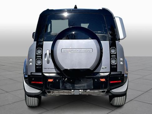 Used 2023 Land Rover Defender 90 X image 4