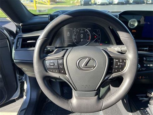 Certified 2024 Lexus ES 250 w/ Premium Package image 12