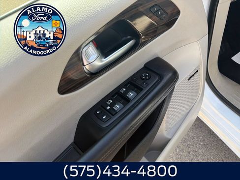 Used 2021 Chrysler Pacifica Limited w/ Premium & Safety Sphere Group AWD/4WD image 11