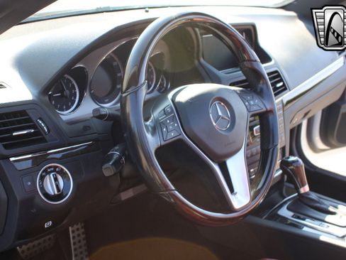 Used 2012 Mercedes-Benz E 350 Cabriolet image 23