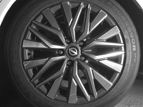 Used 2025 Nissan Altima 2.5 SV FWD image 14