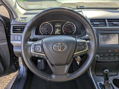 Used 2016 Toyota Camry SE image 13