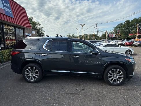 Used 2019 Chevrolet Traverse Premier image 4