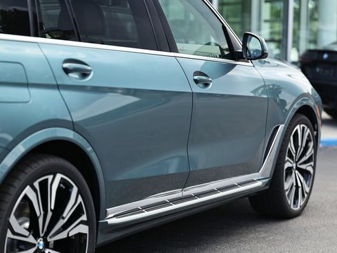 New 2027 BMW X7 xDrive40i w/ Executive Package AWD/4WD image 8