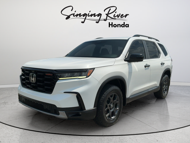 Used 2025 Honda Pilot TrailSport image 3