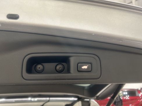 Used 2019 Honda Pilot Touring image 14