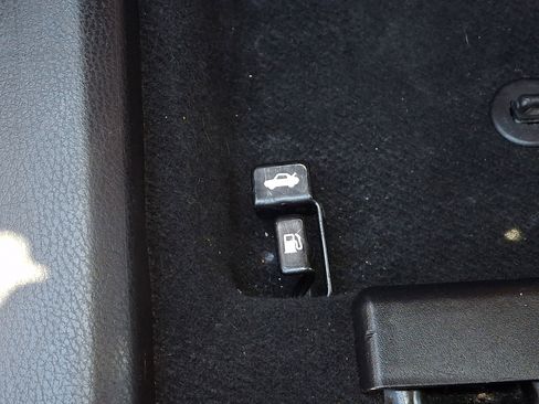 Used 2019 Toyota Corolla SE FWD image 26