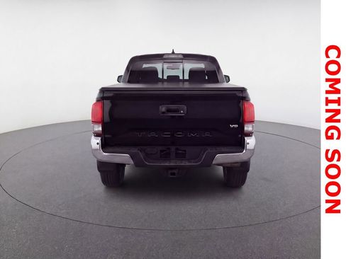 Used 2017 Toyota Tacoma TRD Off-Road w/ Tow Package image 9