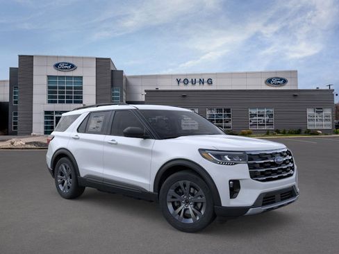 New 2026 Ford Explorer Active w/ Active Comfort Package image 7