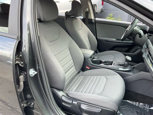 Used 2025 Kia K4 EX FWD image 21