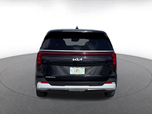 Used 2026 Kia Carnival FWD image 12