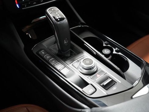 Used 2023 Maserati Levante GT AWD/4WD image 13