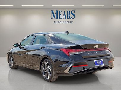 Used 2025 Hyundai Elantra Limited