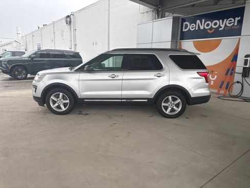 Used 2018 Ford Explorer XLT FWD image 7