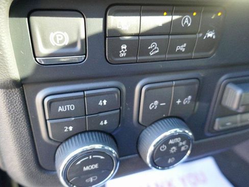 New 2026 Chevrolet Suburban RST w/ RST Capability Package image 15