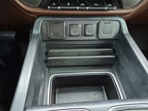 Used 2018 Chevrolet Silverado 1500 High Country AWD/4WD image 30