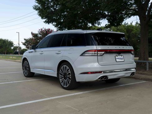 Used 2025 Lincoln Aviator Black Label AWD/4WD image 6