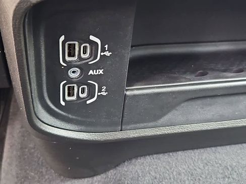 Used 2024 RAM 2500 Laramie AWD/4WD image 32