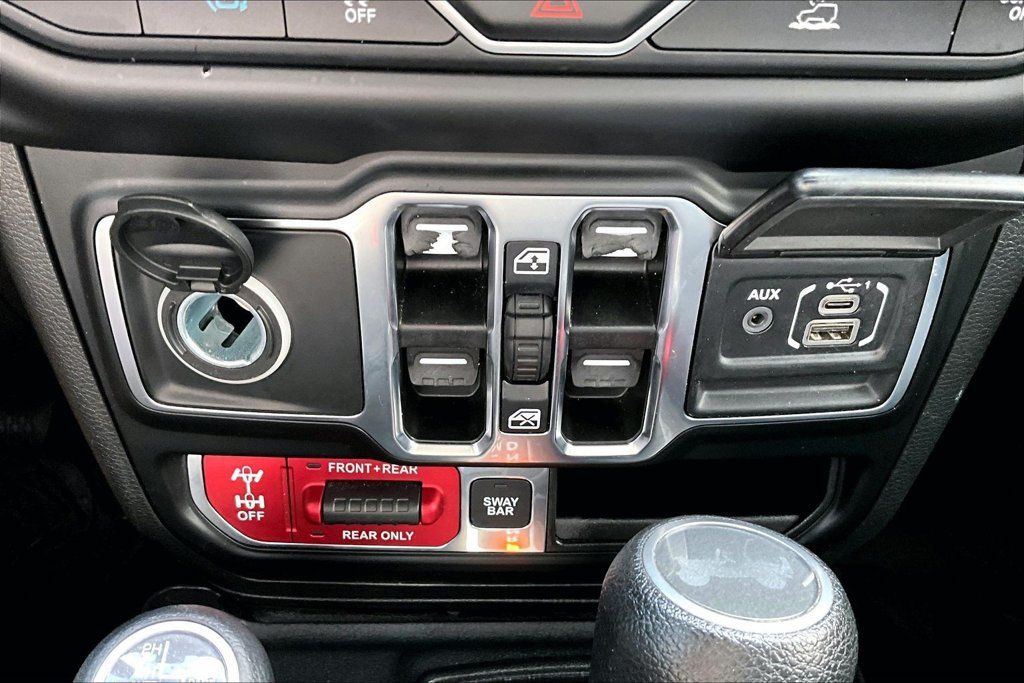 Used 2023 Jeep Wrangler Unlimited Rubicon 4xe w/ Cold Weather Group AWD/4WD image 18