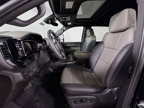 New 2026 Chevrolet Silverado 2500 ZR2 image 17