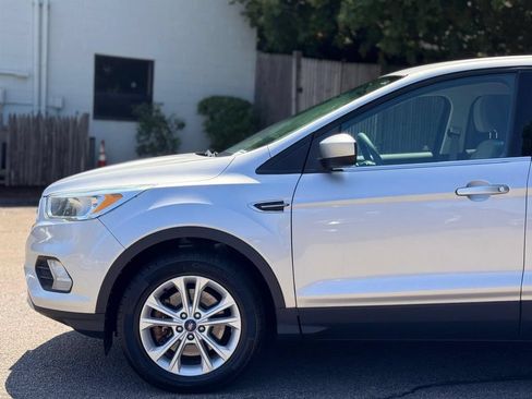 Used 2017 Ford Escape SE w/ SE Cold Weather Package AWD/4WD image 10