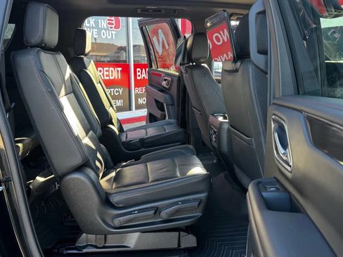 Used 2021 Chevrolet Suburban RST w/ Luxury Package image 18