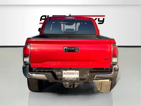 Used 2021 Toyota Tacoma TRD Sport image 6