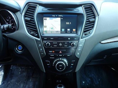Used 2018 Hyundai Santa Fe AWD w/ Cargo Package image 18