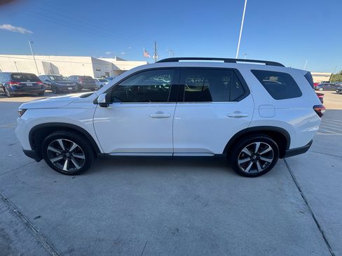 Certified 2023 Honda Pilot Touring image 5
