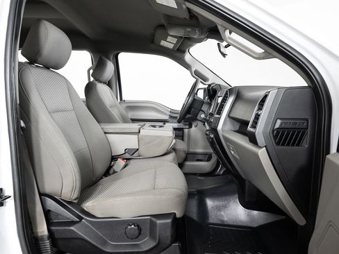 Used 2019 Ford F150 XLT image 25