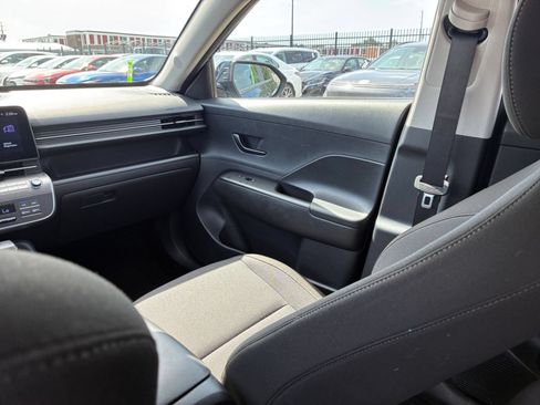 Used 2025 Hyundai Kona SEL FWD image 30