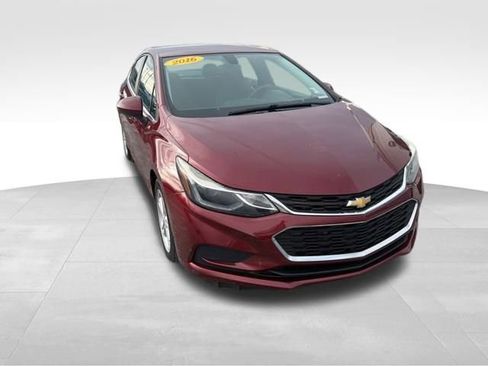 Used 2016 Chevrolet Cruze LT image 3