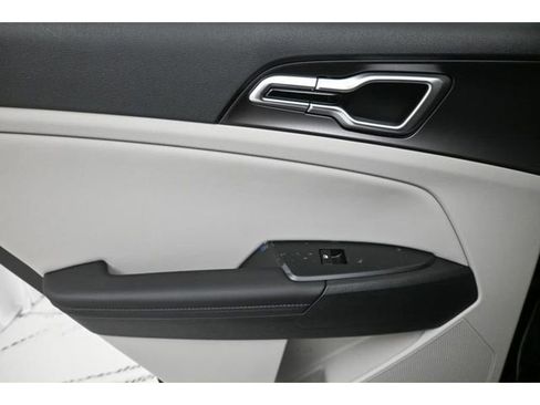 New 2026 Kia Sportage EX w/ EX Panorama Roof Package image 11