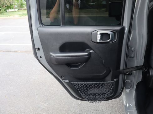 Used 2019 Jeep Wrangler Unlimited Sport S AWD/4WD image 24