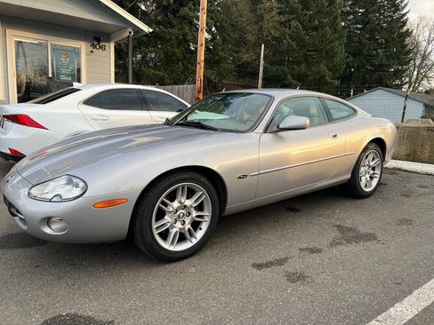 Used 2001 Jaguar XK8 Coupe RWD image 3