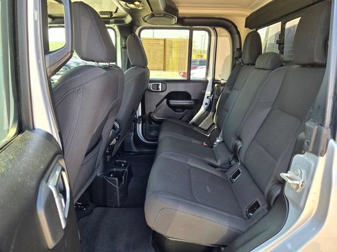 Used 2023 Jeep Gladiator Sport AWD/4WD image 31