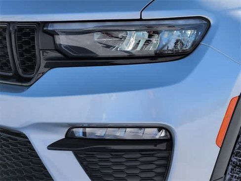 New 2025 Jeep Grand Cherokee Limited image 11