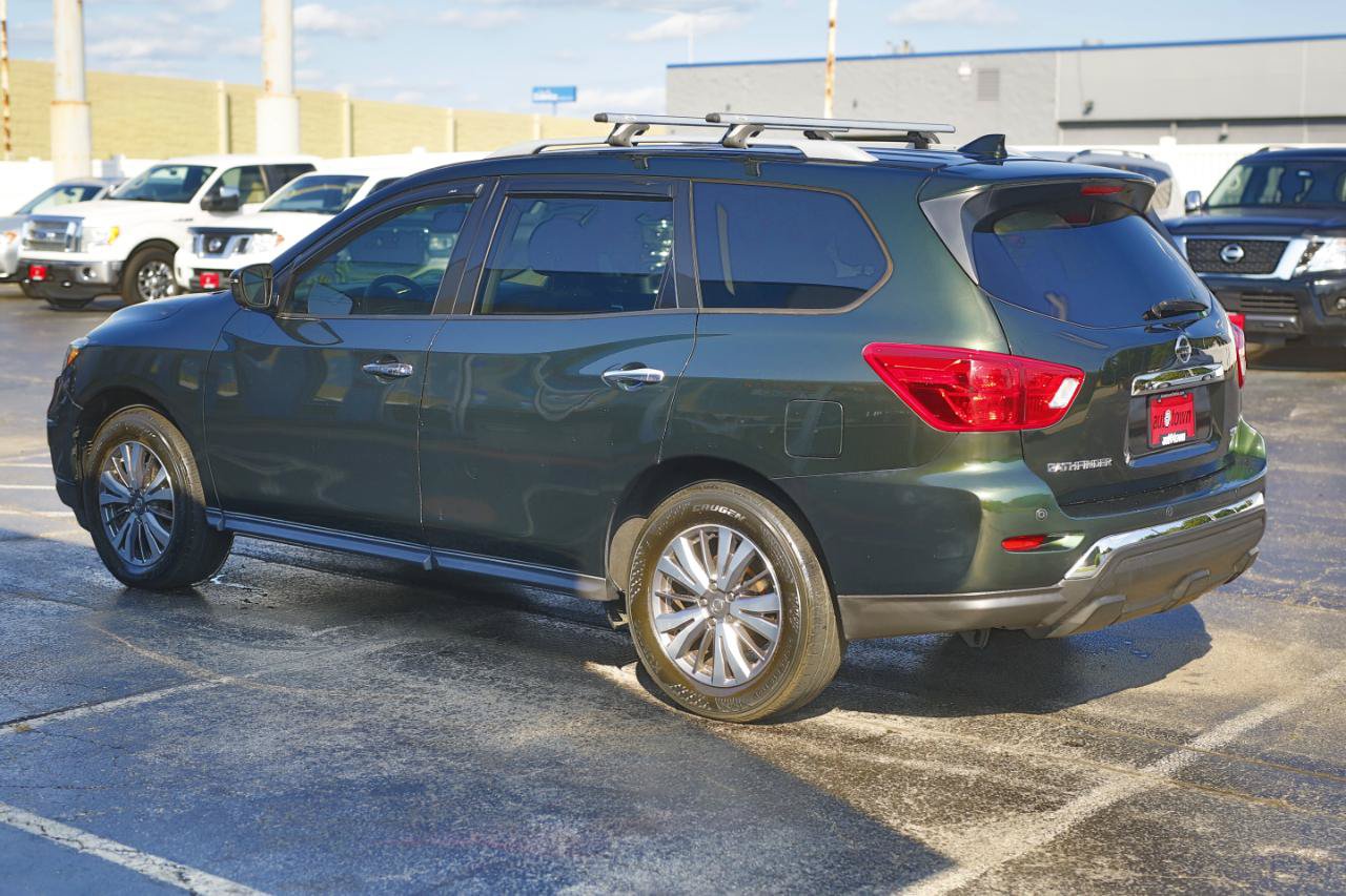 Used 2020 Nissan Pathfinder SV FWD image 13