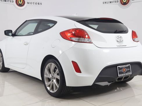 Used 2016 Hyundai Veloster w/ Option Group 02 image 4
