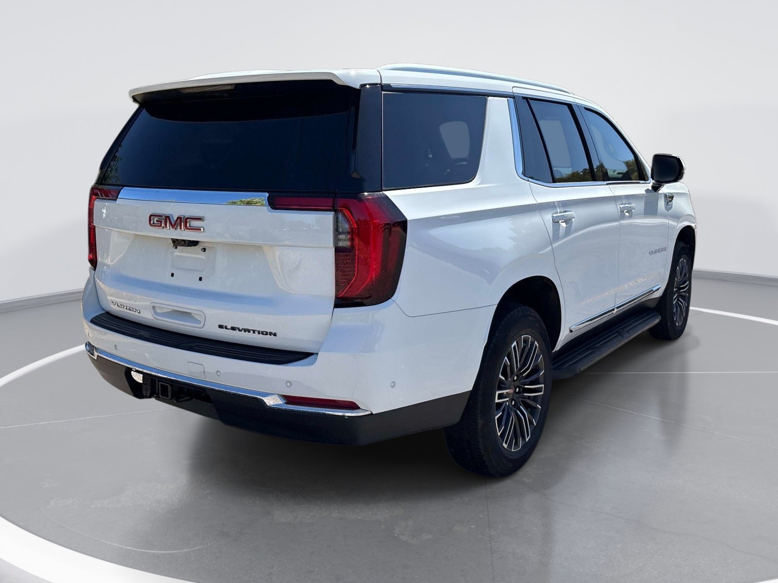 Used 2026 GMC Yukon Elevation w/ Elevation Premium Package AWD/4WD image 8
